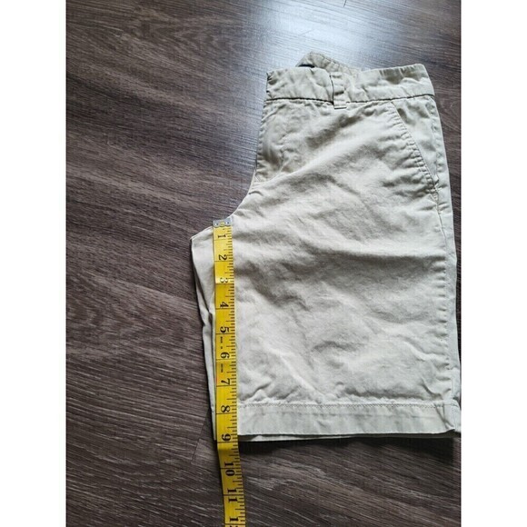 Tommy Hilfiger Chino Khaki Shorts, 9" Inseam, Women's Size 2 - Picture 3 of 7
